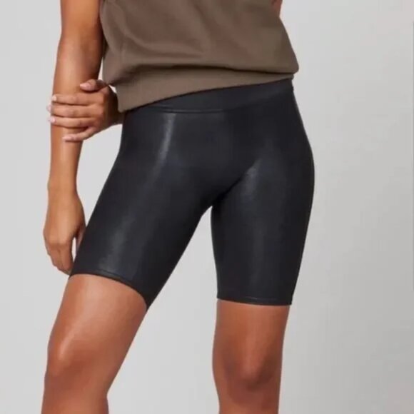 Abercrombie Women's Sheen Bike Shorts - Picture 2 of 6